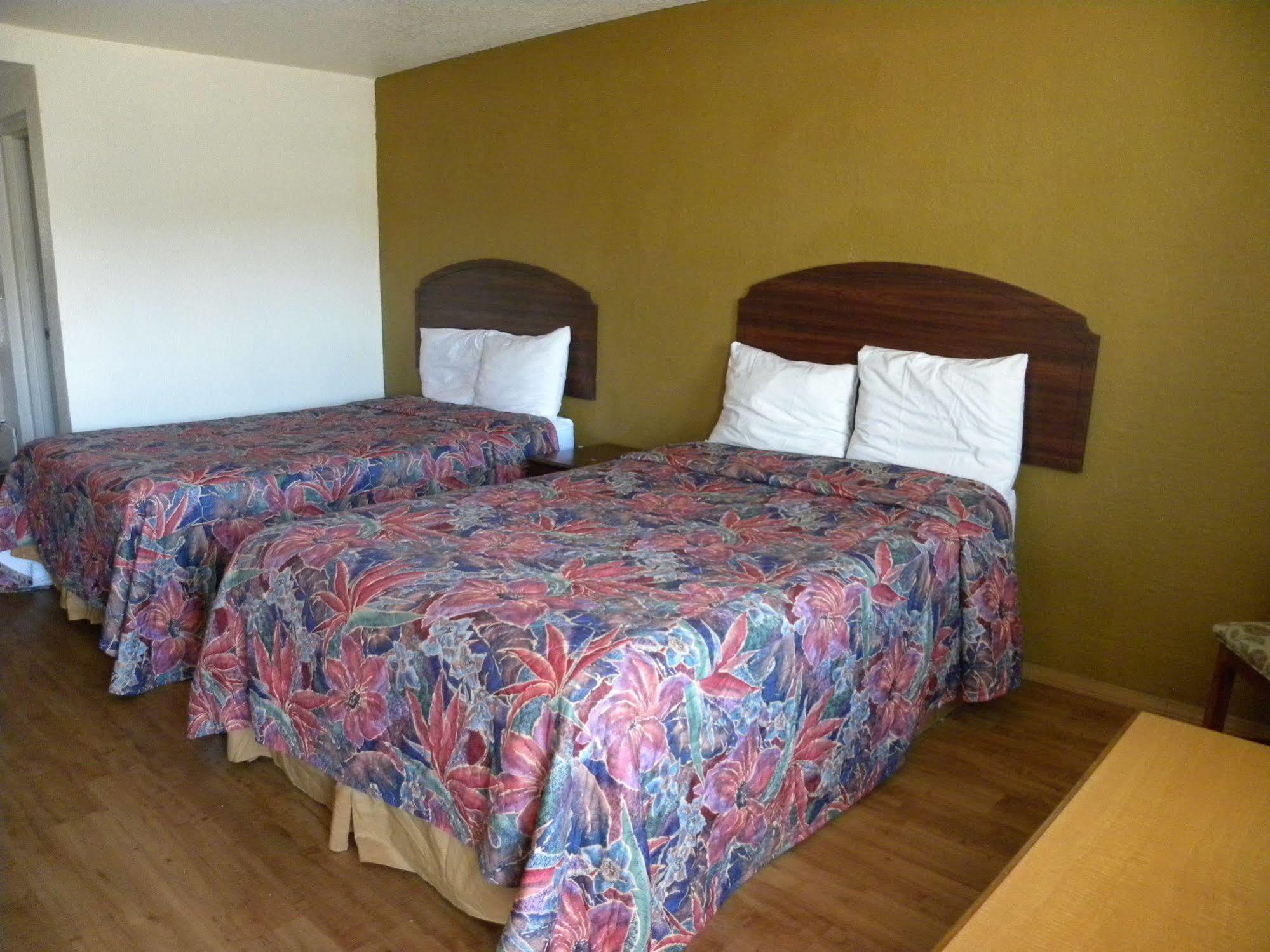 Guest Inn Rogers Esterno foto