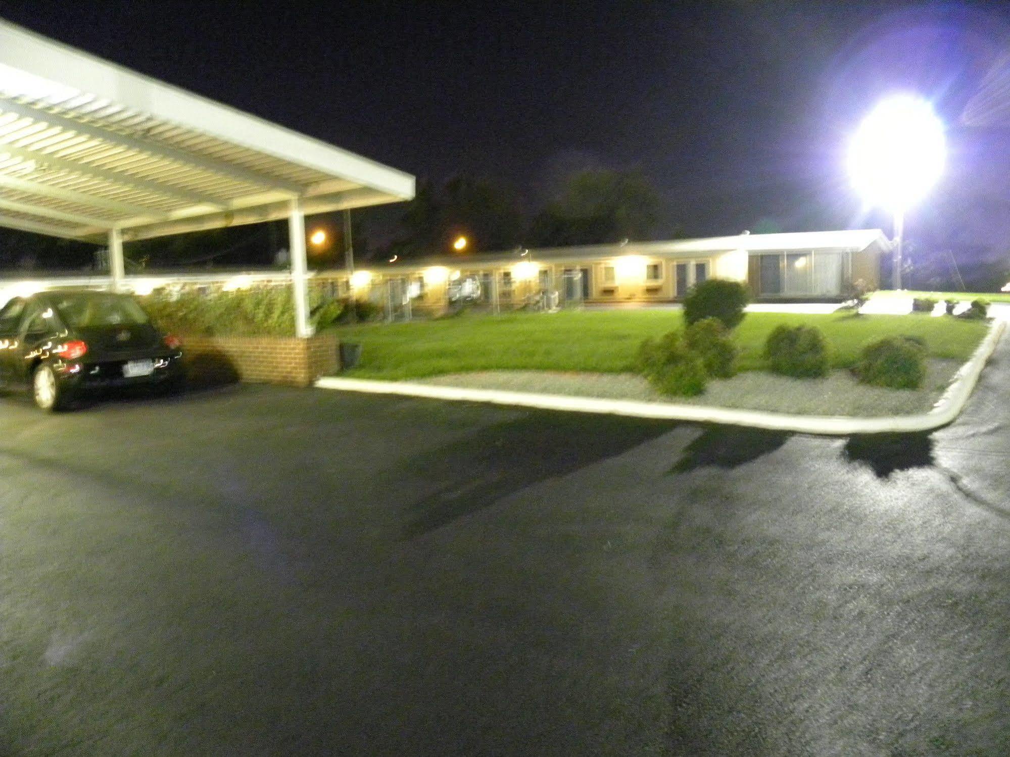 Guest Inn Rogers Esterno foto